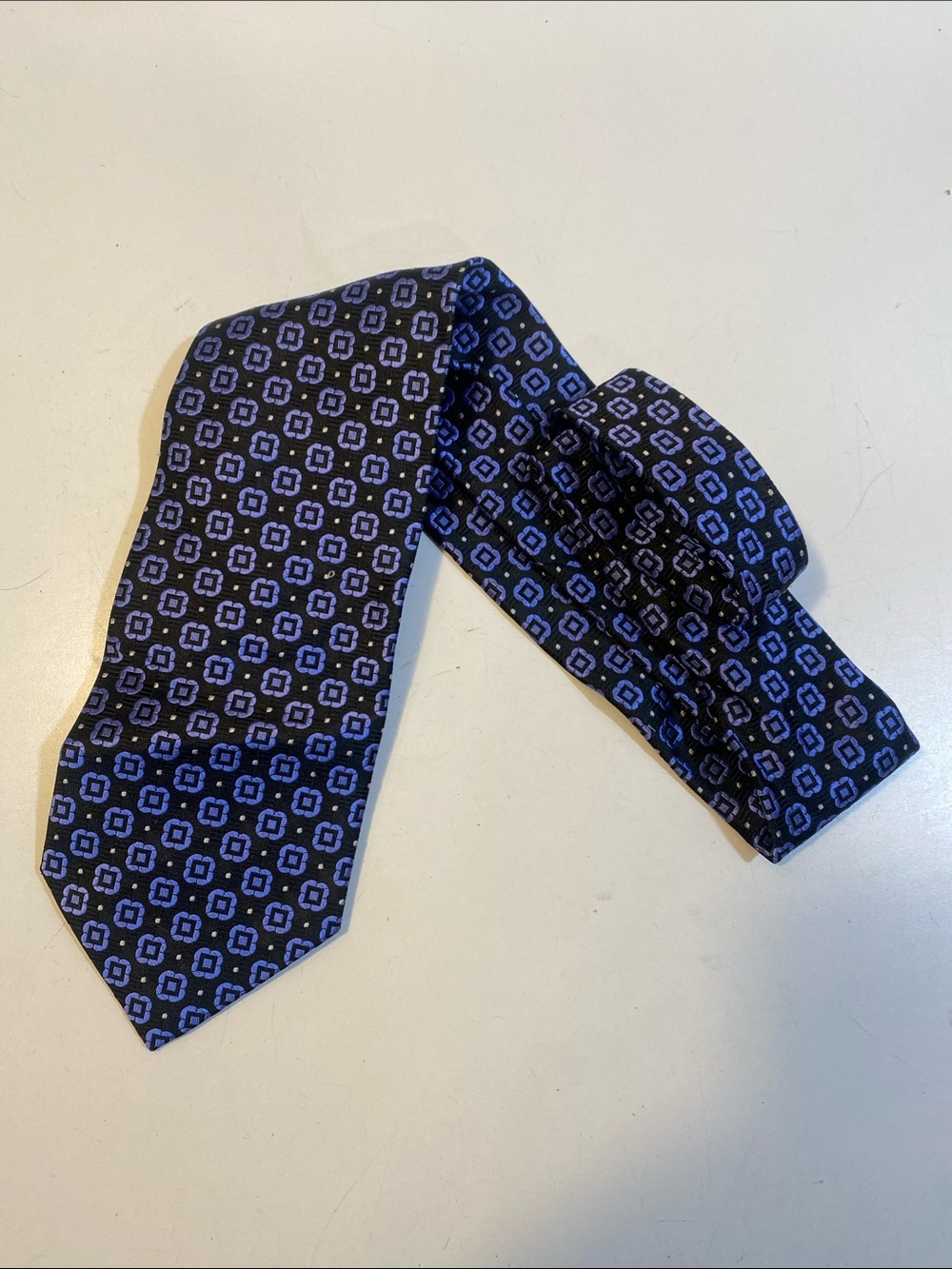 TANGO Men's Classic Geometric Silk Tie - Blue